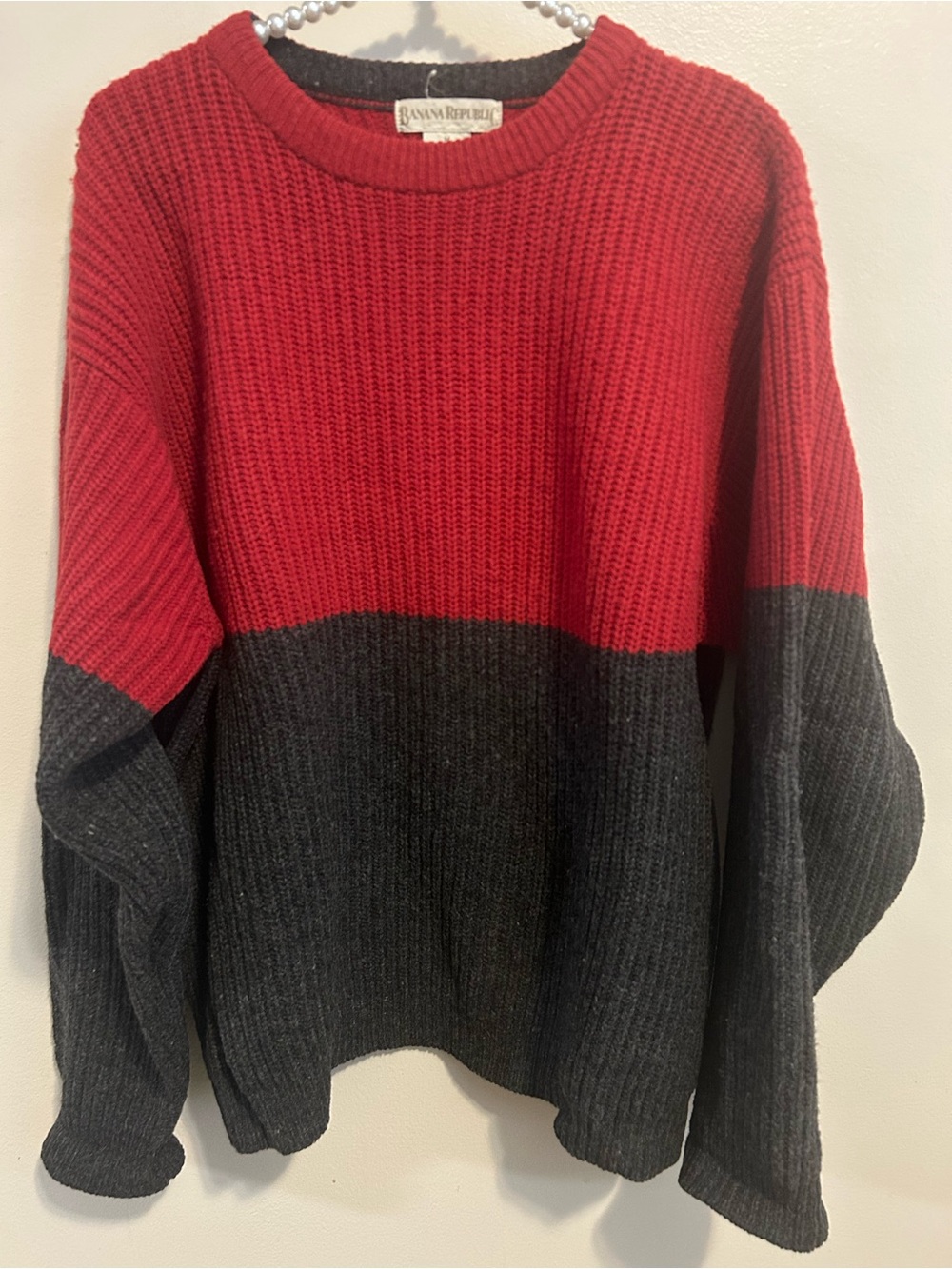 Vintage Banana Republic Men M 100% Lambswool Red Black Colorblock Knit Sweater